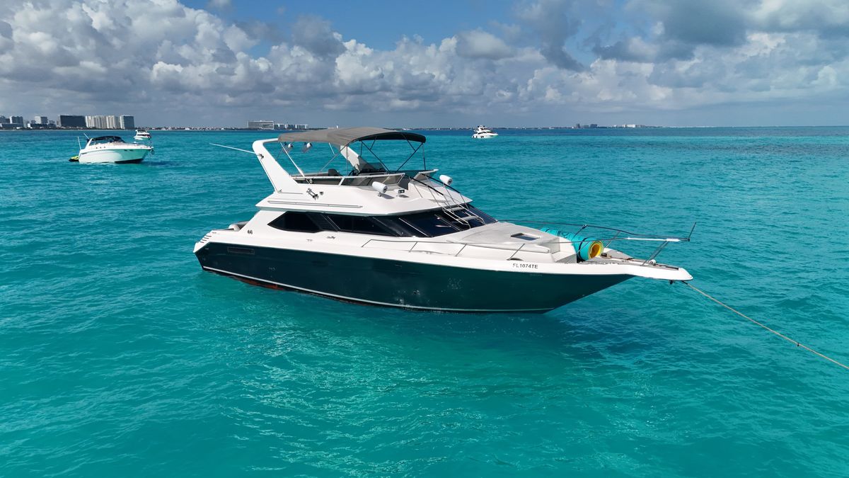 Yacht