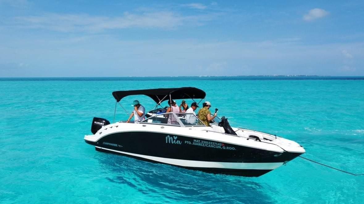 Luxury Boat Mia